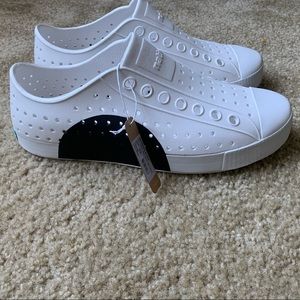 Native Jefferson white and black color block shoe